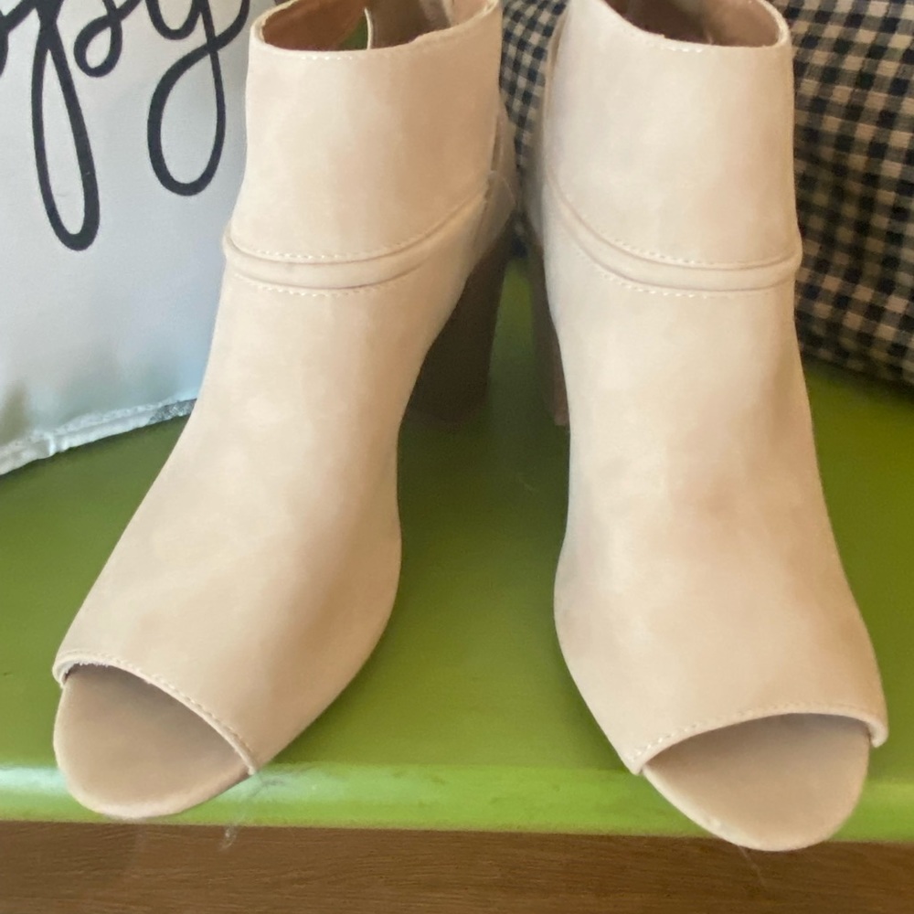Qupid Size 7 NEW!